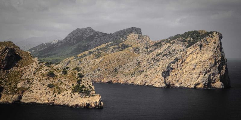从纽约酒吧调酒艺术汲取灵感：曼哈顿定制水龙头设计流程揭秘