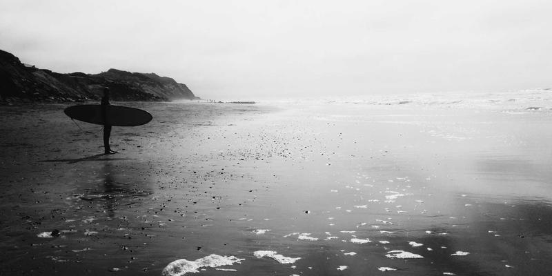 曼哈顿水龙头技巧:从经典配方到涂鸦风格酒吧的调酒艺术