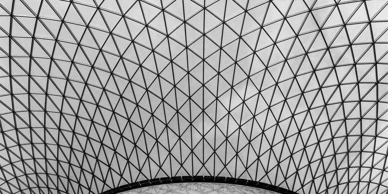 纽约冬季考验：曼哈顿高层公寓防冻与低水压应对策略，以及如何在家调制暖心鸡尾酒